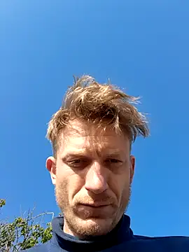 jigglethaypussi online show from April 27, 6:44 am