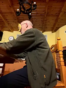 men1967 online show from January 18, 5:39 pm