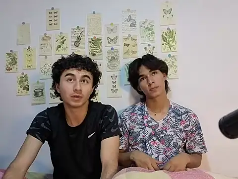 Snapshot of Raven_Eclipse chatting on April 14, 12:16 am Raven Eclipse online show from April 14, 12:16 am