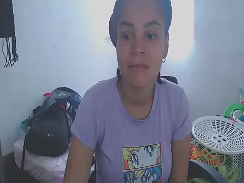 shayna cute online show from June 2, 6:43 pm
