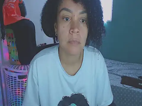 shayna cute online show from June 19, 8:01 pm