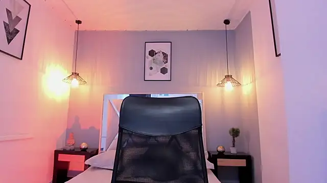 zoe-moreau online show from February 20, 8:31 pm