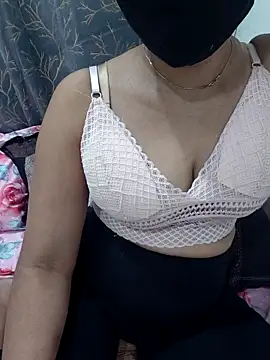 Aarti909090 online show from March 25, 3:07 pm