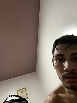 Snapshot of meninadeparis chatting on February 4, 10:26 pm meninadeparis online show from February 4, 10:26 pm