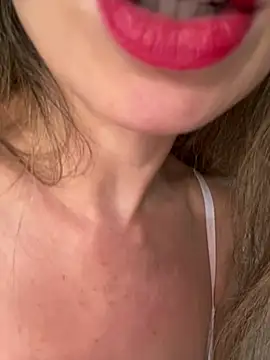 Snapshot of Melzinhasweet chatting on March 12, 2:12 pm Melzinhasweet online show from March 12, 2:12 pm