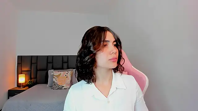 Snapshot of sara_ospinna chatting on December 2, 11:59 am sara ospinna online show from December 2, 11:59 am
