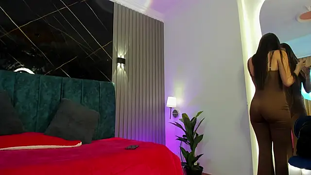 Bella Riverss online show from February 28, 7:15 pm