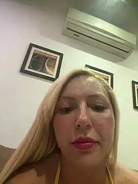 melisboa online show from July 25, 12:20 am