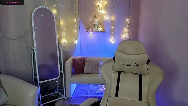 Snapshot of Hanako_Rey chatting on February 4, 5:24 am Hanako Rey online show from February 4, 5:24 am