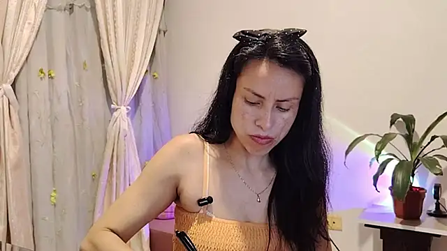 Bella Exhibition online show from March 1, 7:05 pm