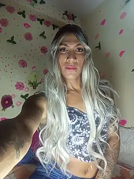 Snapshot of Sthefy_luna131 chatting on November 13, 1:26 am Sthefy luna131 online show from November 13, 1:26 am