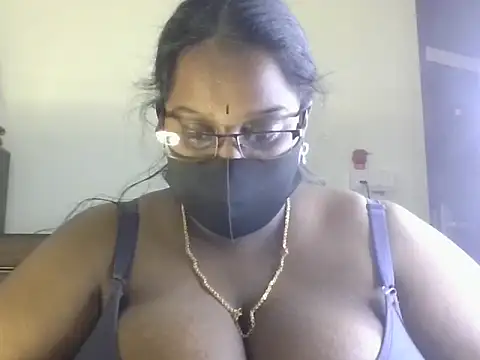 hootypriya online show from July 22, 11:40 pm