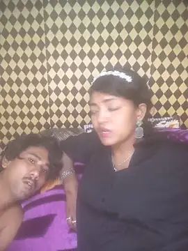 Freakingromance online show from April 18, 1:37 pm