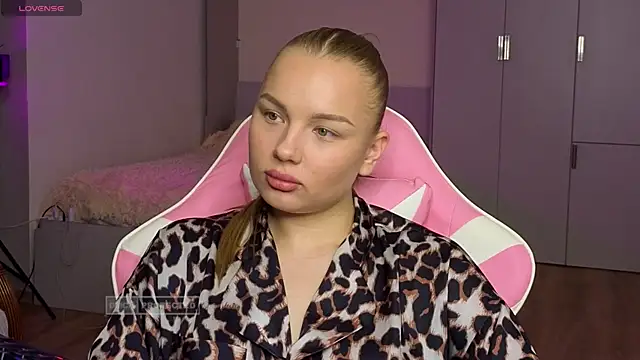 Lunar Flare online show from November 17, 9:37 am