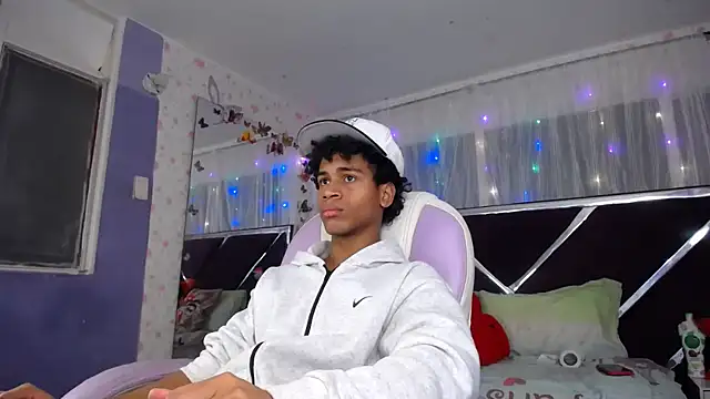 Santy bigcock 01 online show from May 29, 12:58 pm
