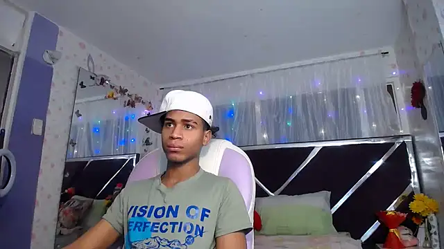 Santy bigcock 01 online show from June 12, 2:27 pm