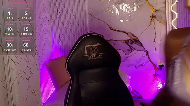 PEACHY TAY online show from February 12, 12:00 pm