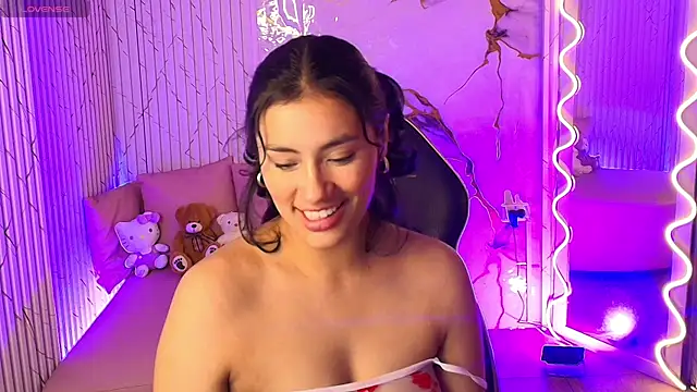 PEACHY TAY online show from March 29, 11:54 am