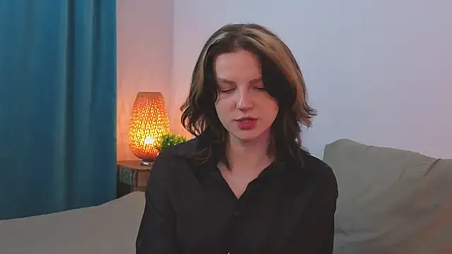 LatinaHuguenin online show from April 2, 9:12 pm