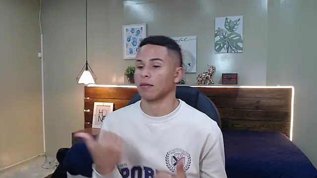 Liams18 online show from November 30, 12:53 pm