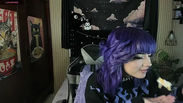 ravencollen online show from March 31, 8:42 pm