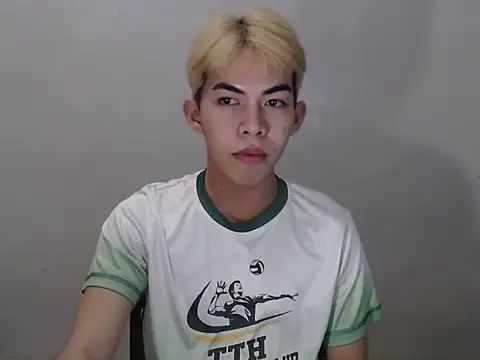 Urhotsilverboy online show from June 8, 4:29 pm
