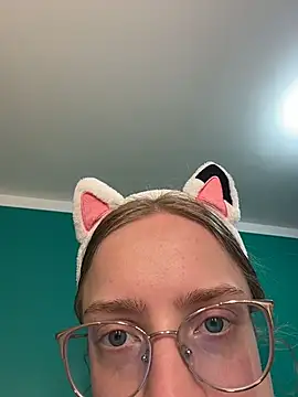 EveLunny online show from August 4, 8:22 pm