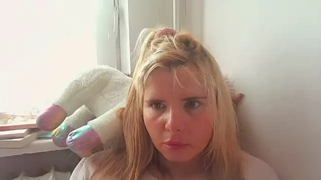 HornyElena online show from June 14, 1:13 pm