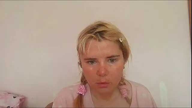 HornyElena online show from June 16, 8:17 am