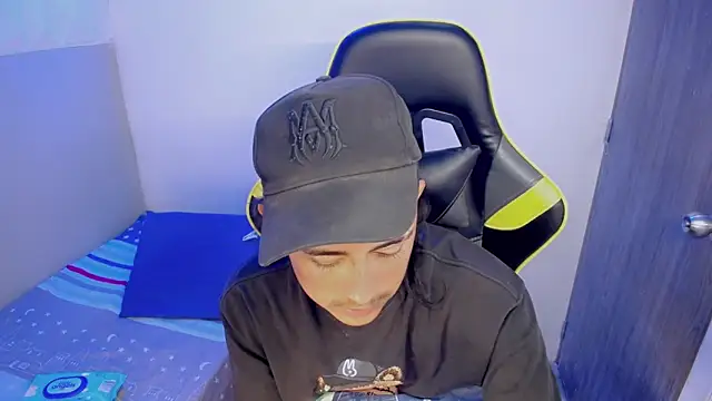 Tatann 18 online show from March 6, 10:06 pm