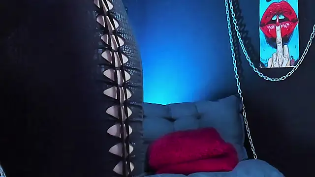 KatrinaStone online show from April 8, 9:04 pm