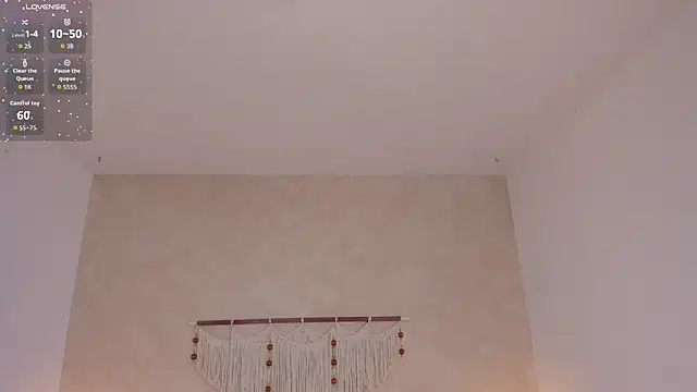 Snapshot of _hanna_sky chatting on June 11, 6:17 pm hanna sky online show from June 11, 6:17 pm