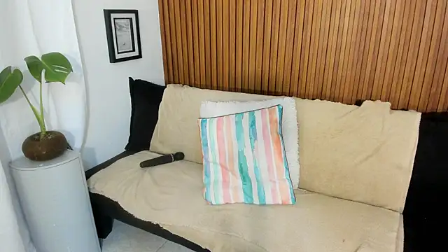 Snapshot of Mia_girl123 chatting on April 5, 4:53 am Mia girl123 online show from April 5, 4:53 am