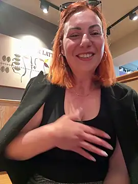 pervimilf online show from April 15, 9:27 am