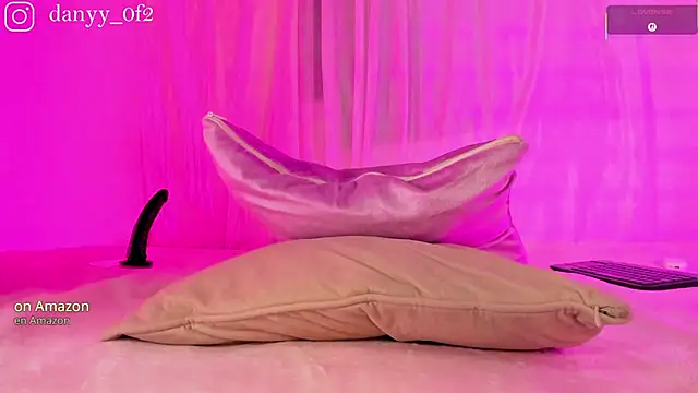 Daniihot   online show from June 29, 11:49 pm