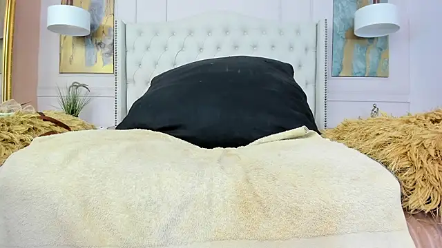 Snapshot of RosaliaMontero chatting on February 12, 8:37 pm RosaliaMontero online show from February 12, 8:37 pm