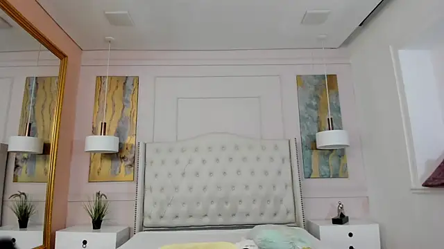 Snapshot of RosaliaMontero chatting on February 22, 4:57 am RosaliaMontero online show from February 22, 4:57 am