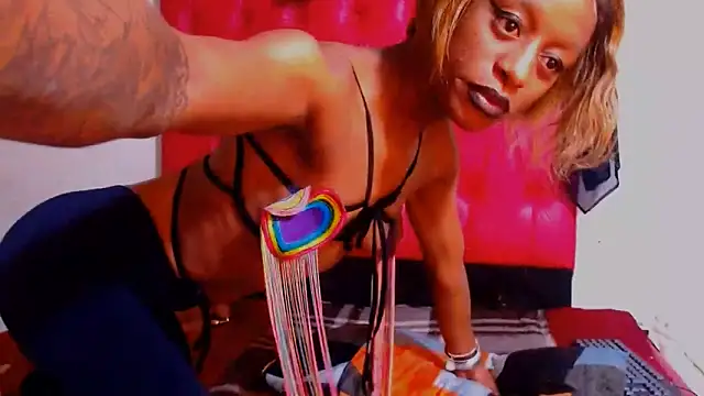 Nikistickyxx25 online show from May 22, 6:35 pm