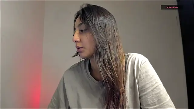 Snapshot of LilyGarcia chatting on April 28, 2:27 am LilyGarcia online show from April 28, 2:27 am