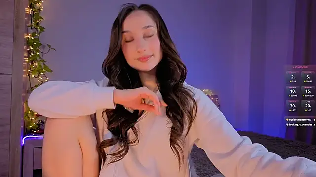 Snapshot of VYBEON chatting on April 7, 4:40 pm VYBEON online show from April 7, 4:40 pm