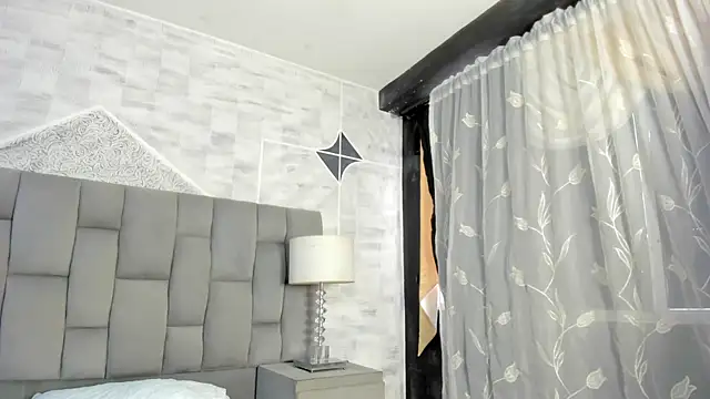 ZarinaWynne online show from May 31, 2:24 pm