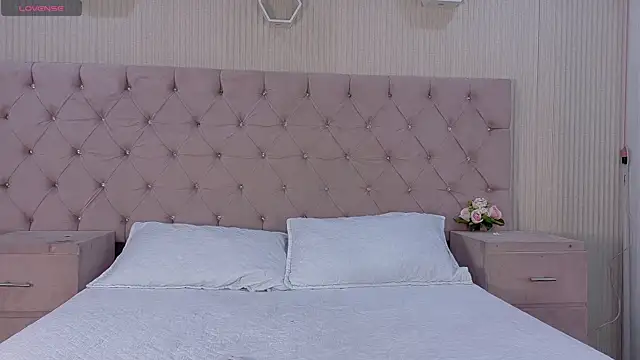 ZarinaWynne online show from July 21, 1:24 pm