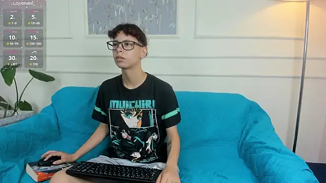 AliceMadnes online show from March 8, 2:10 pm