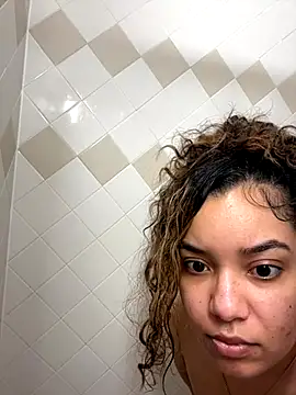 Brattybabexxx online show from November 9, 7:01 pm