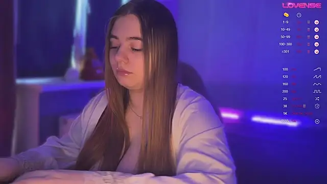 AmeliaMiles online show from March 26, 7:25 am