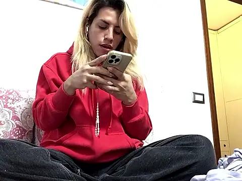 ESTRELLABERECHUCKY online show from January 16, 4:11 pm