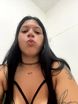 Snapshot of amazonaa9 chatting on January 9, 6:42 pm amazonaa9 online show from January 9, 6:42 pm