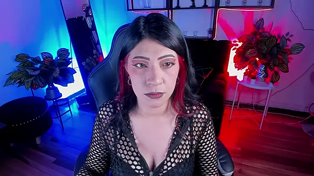 Halley Ravenn online show from July 22, 9:50 pm