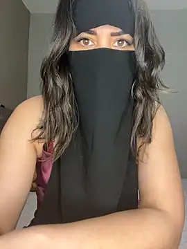 dinaaarich11 online show from March 30, 5:25 pm