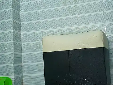 Tiny-122 online show from April 25, 2:03 am